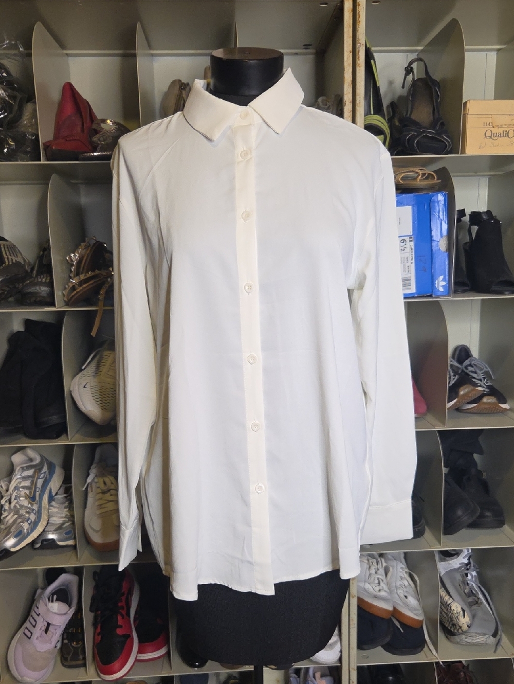 Women's White Button-Down Shirt — Classic Collared Long Sleeve